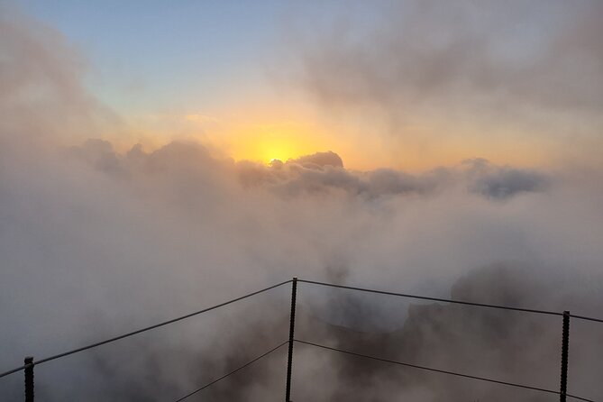 Sunrise in Areeiro Peak - Morning climb route: Camacha, Poiso, and the road up to 1818m
