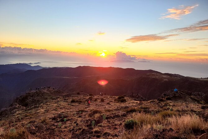 Sunrise in Areeiro Peak - After sunrise: the remote descent toward Santo da Serra and Santa Cruz