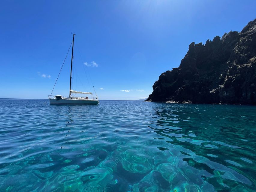 Sunset on a sailing boat - Cabo Girão swim: the highlight you can feel in your body
