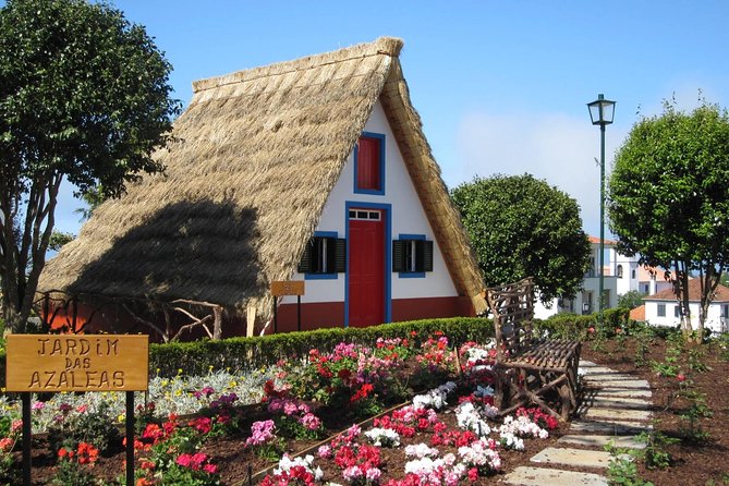 Tour - 8 Villages to the East - Ribeiro Frio: UNESCO Laurissilva Forest in the middle of the day