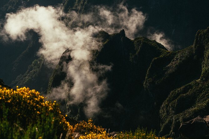 Transfer to Picos da Madeira - Pico do Arieiro and Pico Ruivo - The Middle Connection: Transport To Achada do Teixeira And The Importance Of Timing