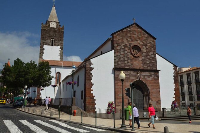 Tuk Tuk tour in Funchal - Stop 5: Igreja do Socorro and Barreirinha beach for a softer ending