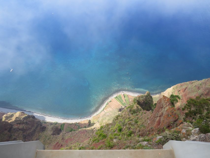 West Tour Porto Moniz - Câmara de Lobos photo stop and the Cabo Girão Sky Walk payoff